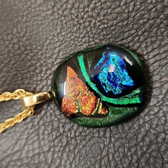 Vintage Jewelry - 🏵 Avon Collecters Piece Vintage Avon Resin with Flowers Necklace 14 inches